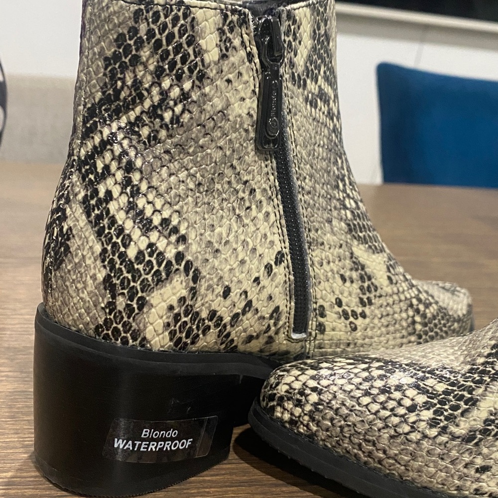 Blondo Snake Print Boots with Black Accents - Picture 15 of 17